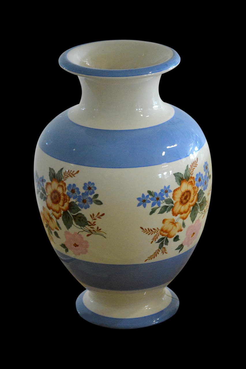 國花瓷西鳳酒30年，歷史品味與價(jià)格探尋