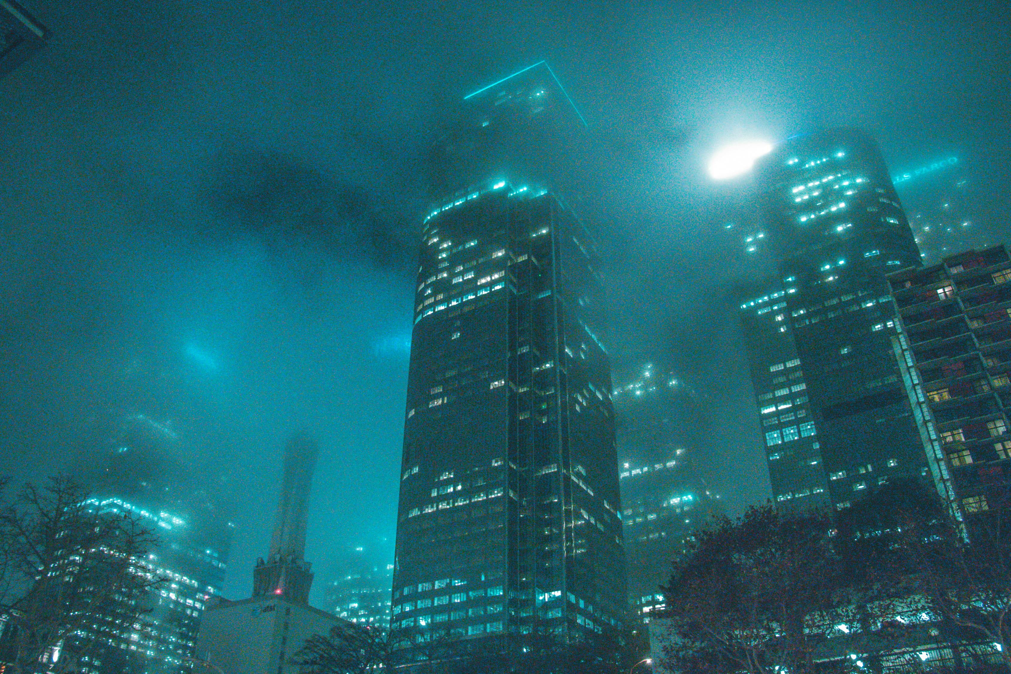夜行者電影，探索都市暗影，揭示背后真相