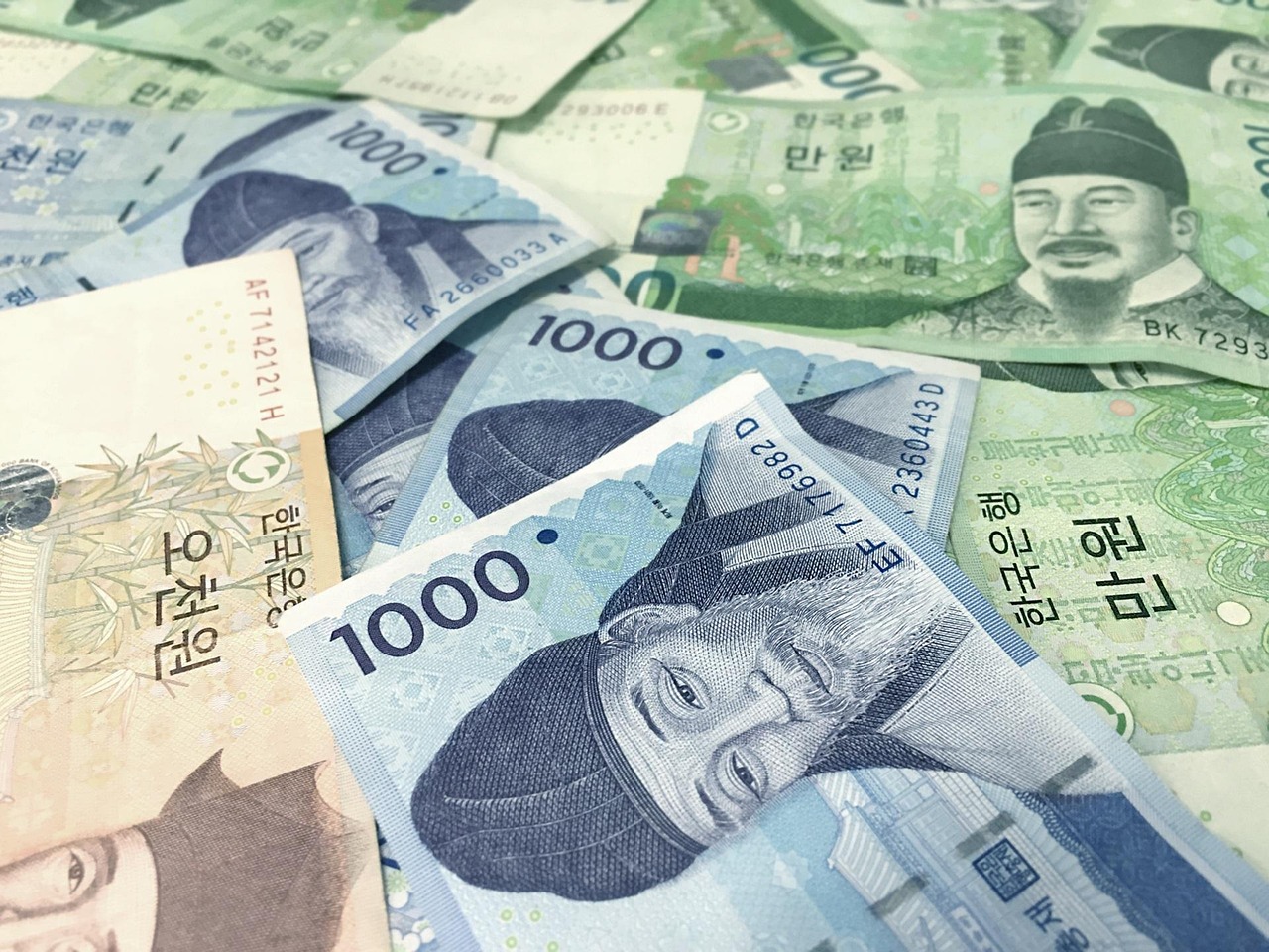 韓國演員收入現(xiàn)狀、影響因素及趨勢分析